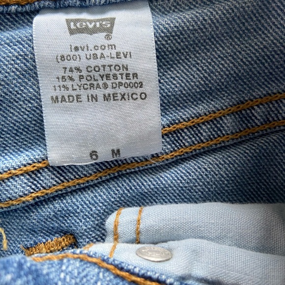Levi’s 512 Classic Slim Tapered Vintage Woman’s Jeans Size 6 - Picture 4 of 5